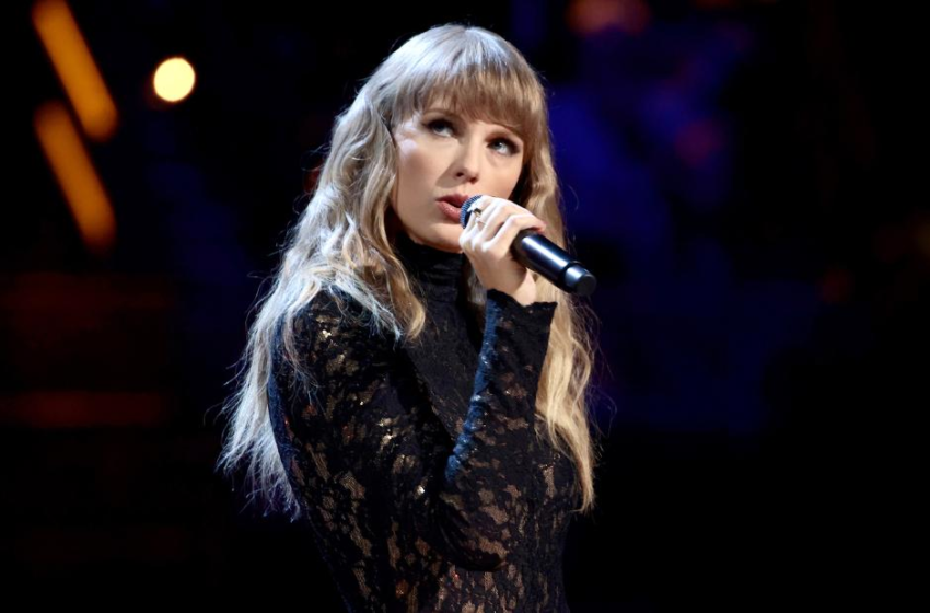  Taylor Swift releases Red (Taylors Version), an expanded rerecording of her classic 2012 album – CNN