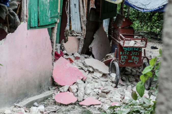  Photos témoins de la fureur du séisme du 14 août dans le grand Sud