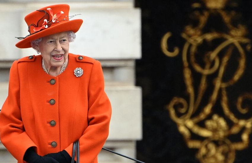  Queen Elizabeth to Miss Remembrance Service Because of Sprained Back – The New York Times