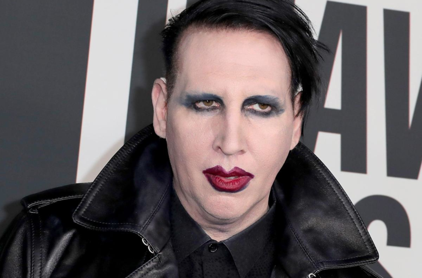  Marilyn Manson locked women up in a small, soundproof glass enclosure that he called the Bad Girls Room, report says – Yahoo News