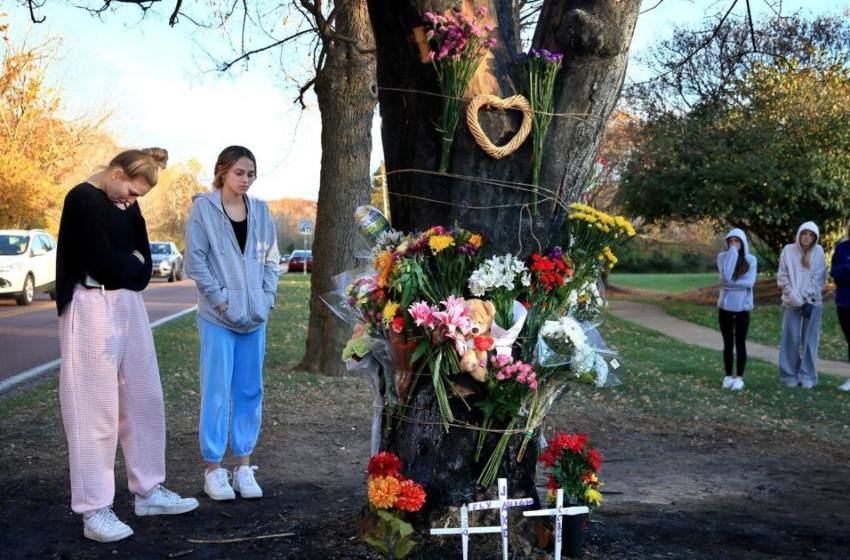  Families, friends mourn three teens killed in fiery car crash near Ballwin – STLtoday.com