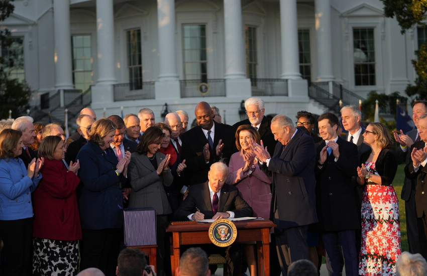  Biden Signs $1 Trillion Infrastructure Bill Into Law – The New York Times