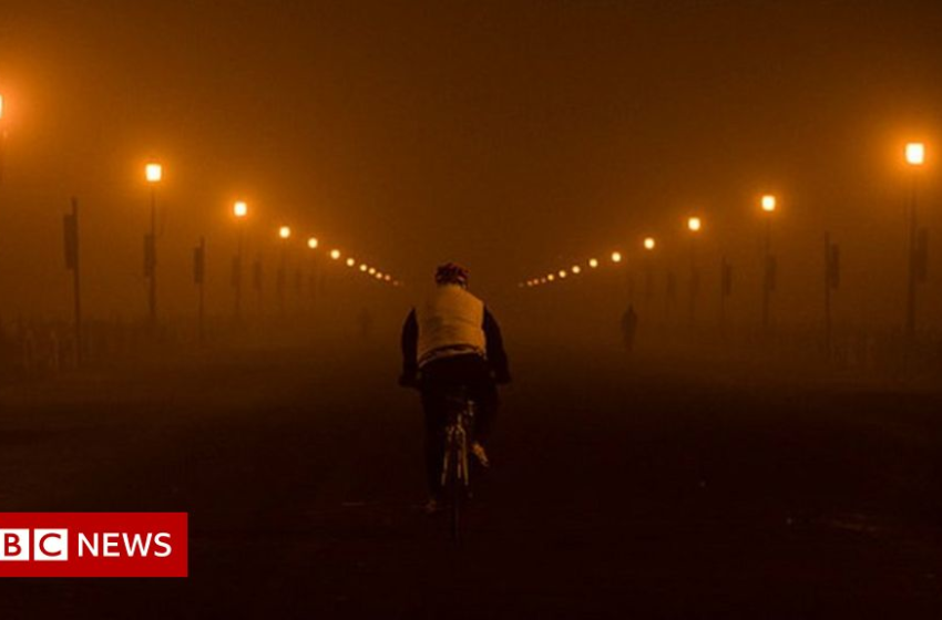  Delhi smog: Schools and colleges shut as pollution worsens – BBC News