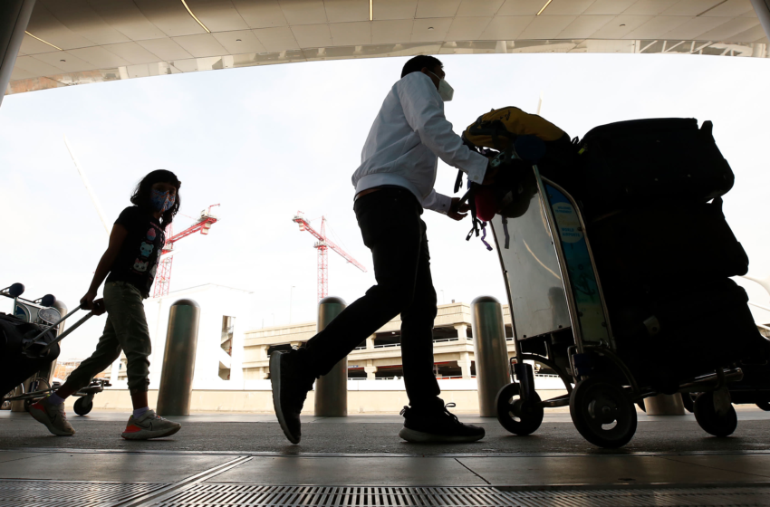  Thanksgiving travel surge to test airlines as industry struggles to recover from labor shortages, pandemic – CNBC