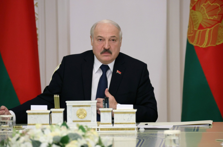  Lukashenko says troops may have helped refugees reach EU – Aljazeera.com