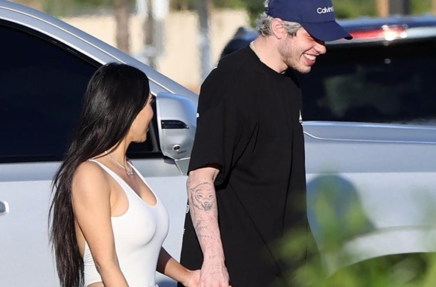  Kim Kardashian Was Photographed Wearing Yeezys While Holding Hands With Pete Davidson – BuzzFeed