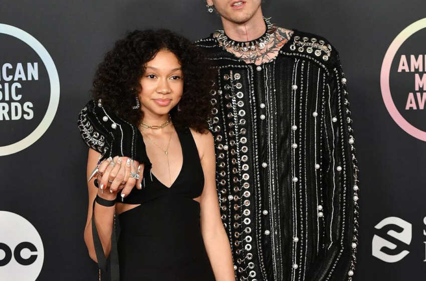  Machine Gun Kelly and His Daughter Casie Just Rocked the Red Carpet at the 2021 American Music Awards – E! Online