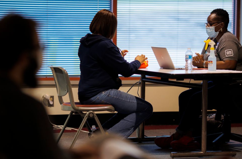  U.S. Jobless Claims Reach 52-Year Low – The Wall Street Journal