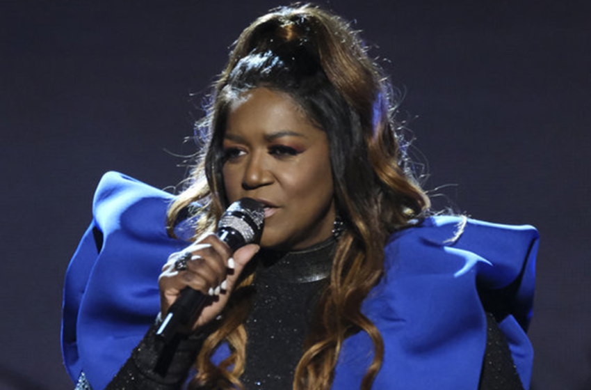  The Voice contestant scares viewers after taking nasty fall on live TV – Fox News