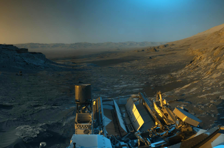  NASA’s Curiosity Rover Sends a Beautiful Picture Postcard From Mars – SciTechDaily