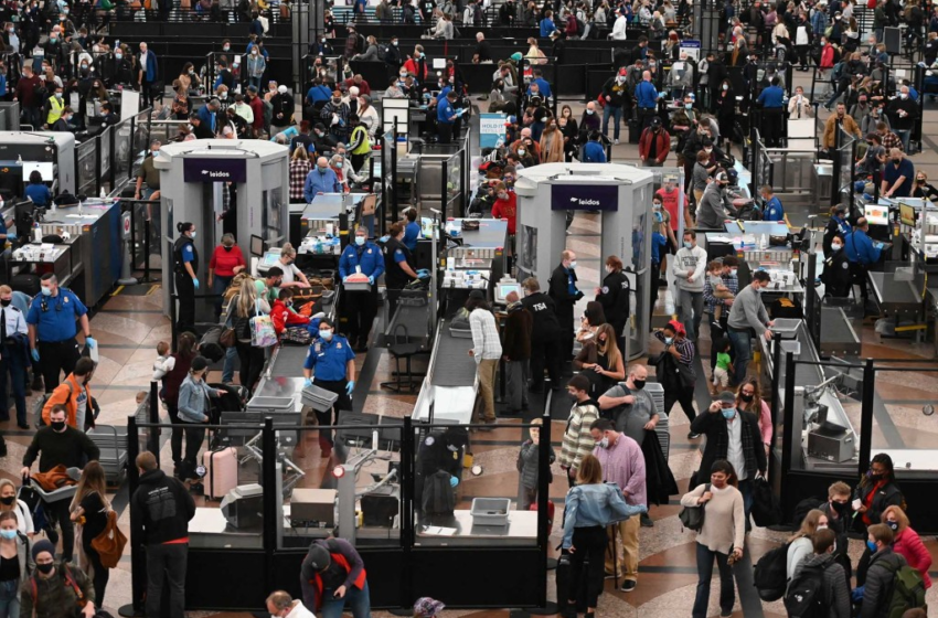  Thanksgiving air travel hits near pre-pandemic level: TSA – New York Post