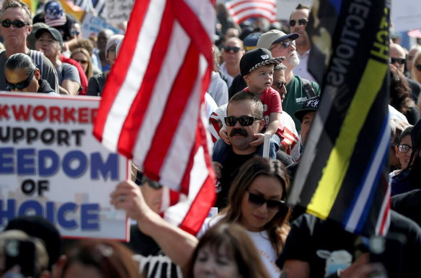  Thousands protest COVID-19 vaccination mandates in L.A. – Los Angeles Times