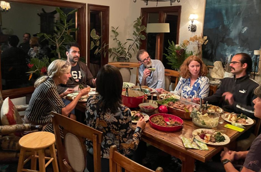  A Los Angeles woman invited an Afghan refugee family over for Thanksgiving. Heres what happened at their first Thanksgiving meal – CNN