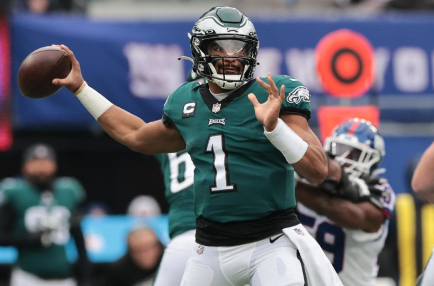  NFL Week 12 scores, highlights, updates, schedule: Eagles Jalen Hurts throws 3rd interception against Giants – CBSSports.com