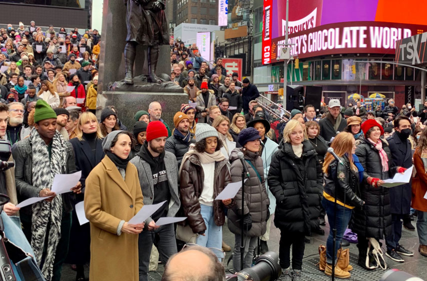  Lin-Manuel Miranda, Josh Groban and Sara Bareilles Honor Stephen Sondheim at ‘Sunday’ Performance in Times Square – Variety