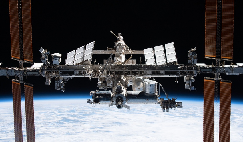  NASA postpones ISS spacewalk because of debris – SpaceNews