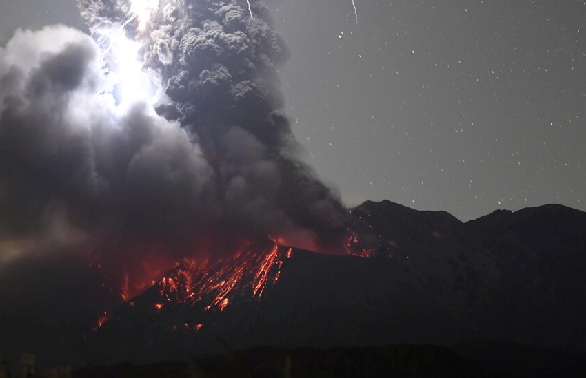  How Do You See Inside a Volcano? Try a Storm of Cosmic Particles. – The New York Times