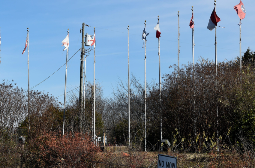  Nathan Bedford Forrest statue along Interstate 65 taken down – Tennessean