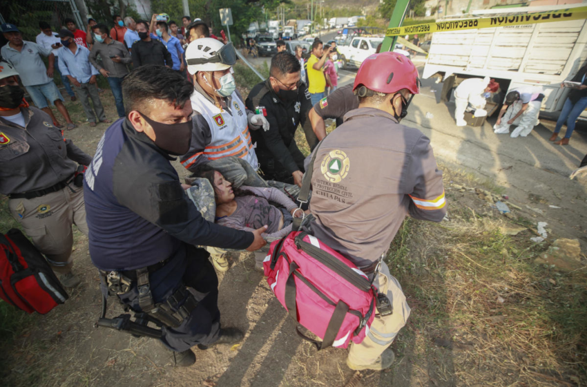  Battered survivors tell of Mexico truck crash that killed 55 – Yahoo News