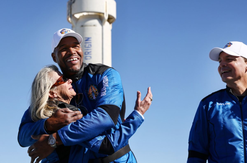  I want to go back! Michael Strahan cant get enough of space after Blue Origin launch – Space.com