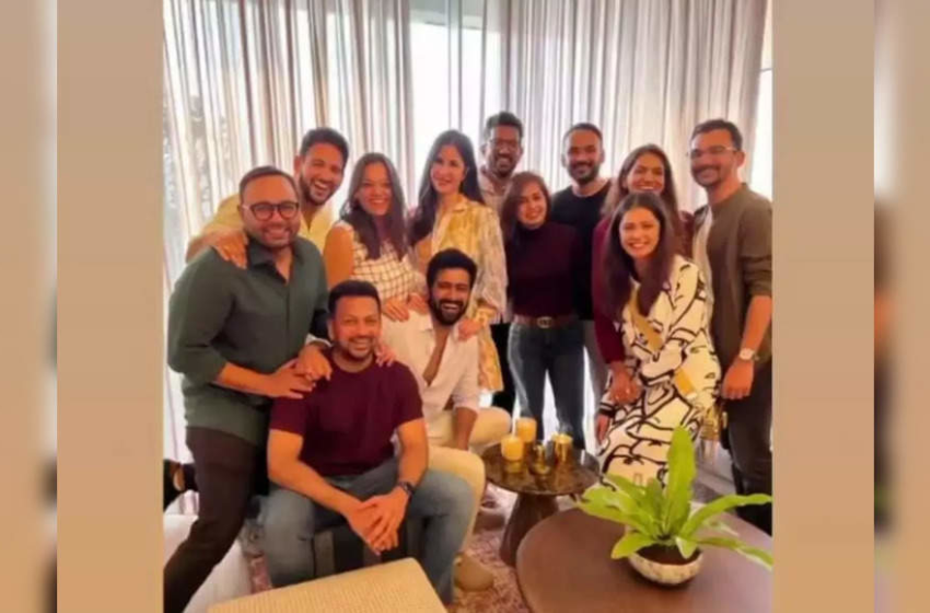  Vicky Kaushal and Katrina Kaif can’t stop smiling as both celebrate their first Christmas together after – Times of India