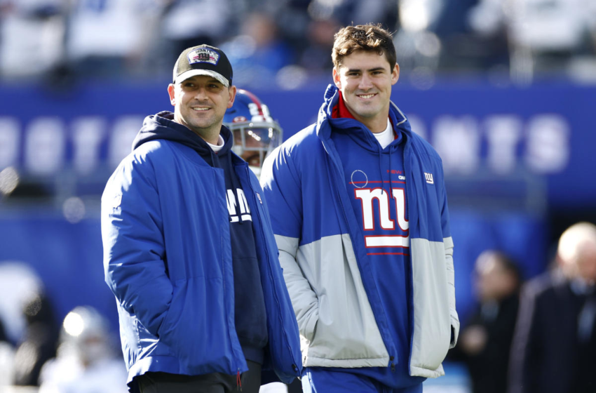  Daniel Jones, Joe Judge reportedly expected to be back with Giants in 2022 – Yahoo Sports