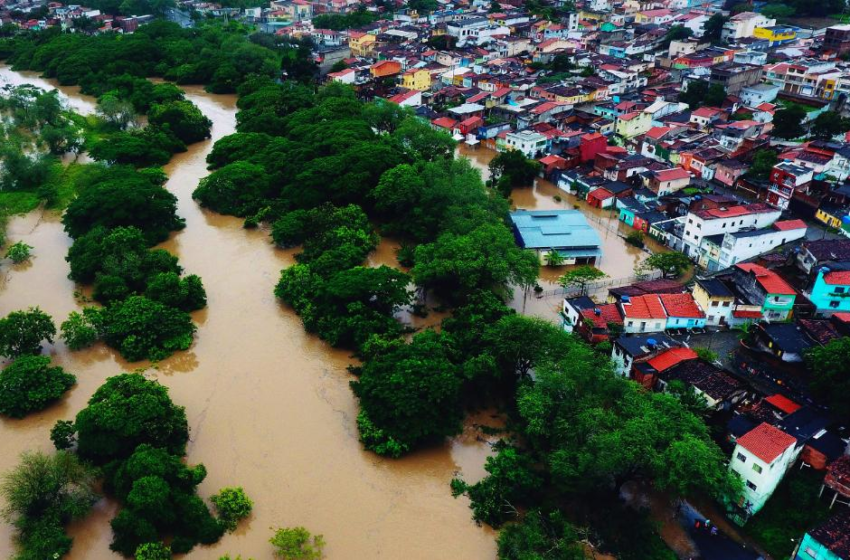  Deadly flooding hits Brazil, displaces thousands – CNN