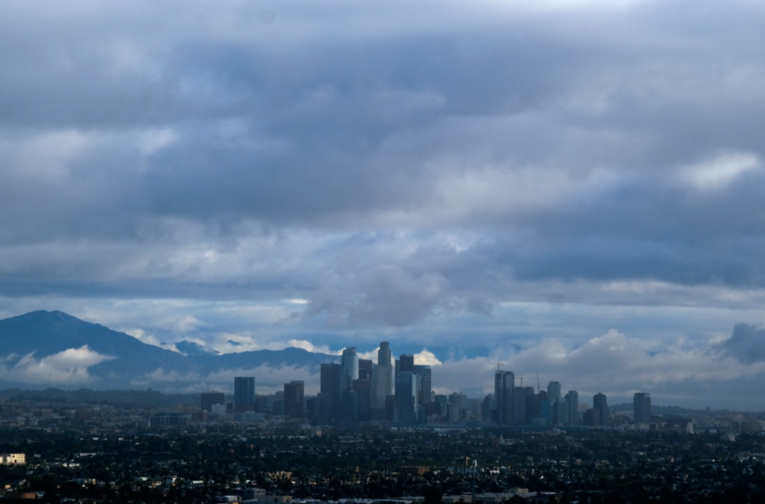  Christmas storm closes mountain roads amid snowfall – KTLA Los Angeles