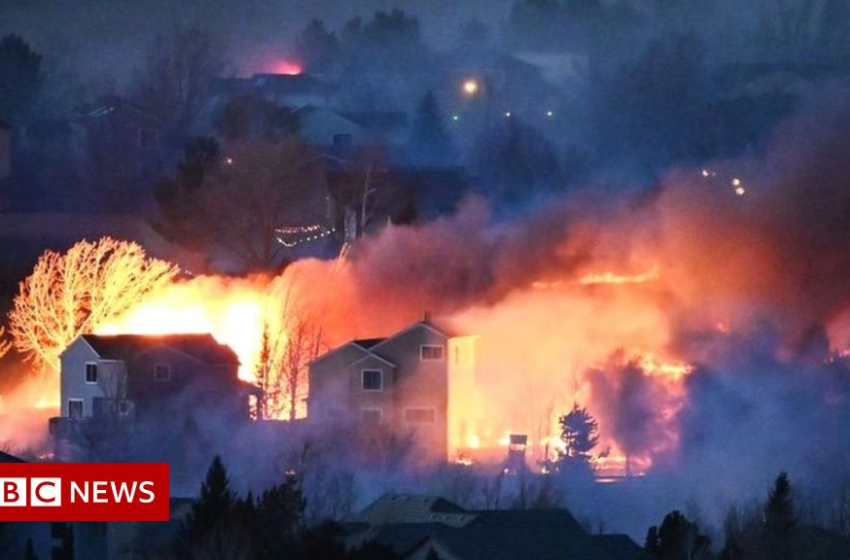  Colorado wildfires: Tens of thousands evacuated as blazes spread – BBC News