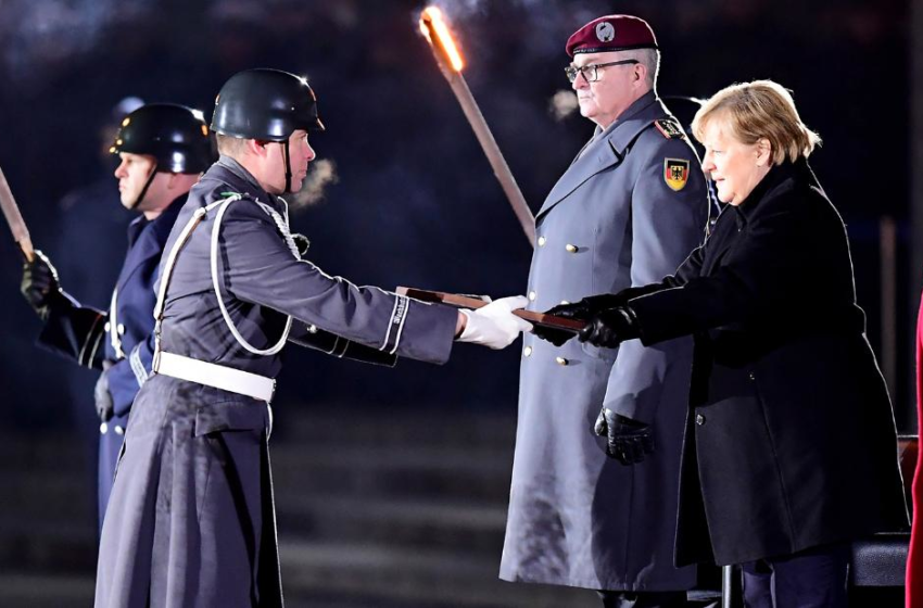  German military honors outgoing Chancellor Angela Merkel with punk rock sendoff – CNN