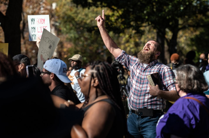  Anti-abortion advocates thrilled with possibility of overturning Roe v. Wade – NBC News