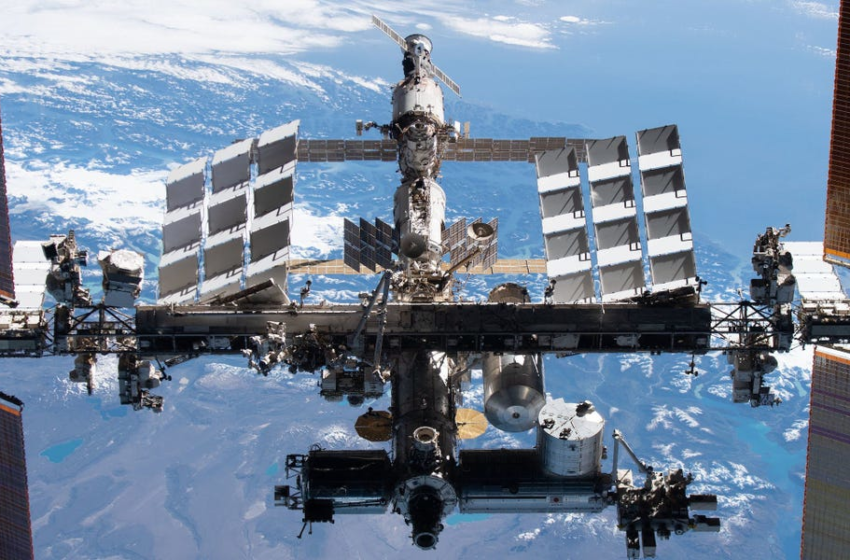  Russia pushes the International Space Station away from 90s US rocket debris — the 2nd space-junk scare this week – Yahoo News