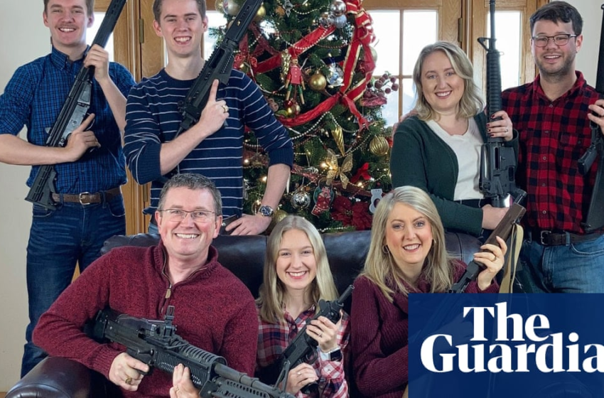  Republican Thomas Massie condemned for Christmas guns photo – The Guardian