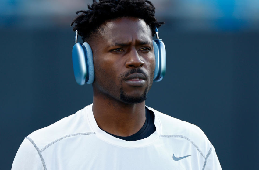  Buccaneers release Antonio Brown and deny claim that he was asked to play with injured ankle – CBS News