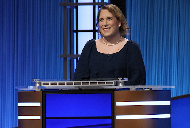  Amy Schneider on Jeopardy Crosses $1 Million: Total Winnings and Rank – TVLine