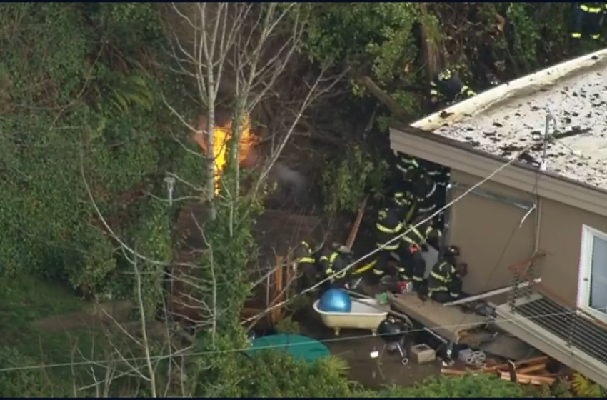  Landslide destroys Magnolia home, hurts two people – KIRO Seattle