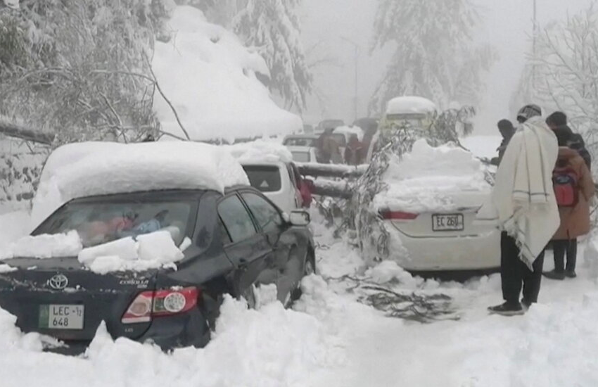  Heavy Snow Kills 21 at Murree Hill Station in Pakistan – The New York Times