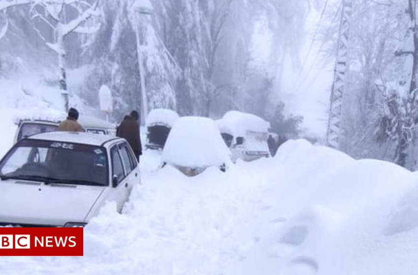  Pakistan snow: Hundreds rescued from vehicles in deadly blizzard – BBC News