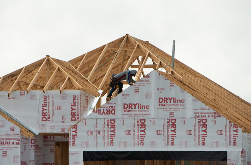  Supply-Chain Issues Leave New Homes Without Garage Doors and Gutters – The Wall Street Journal