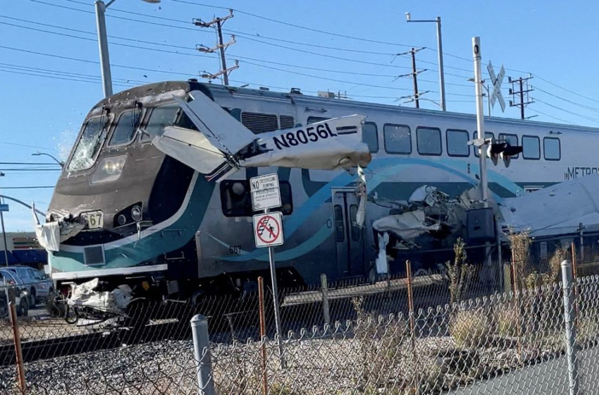  Plane hit by train after crashing on train tracks in California – Reuters