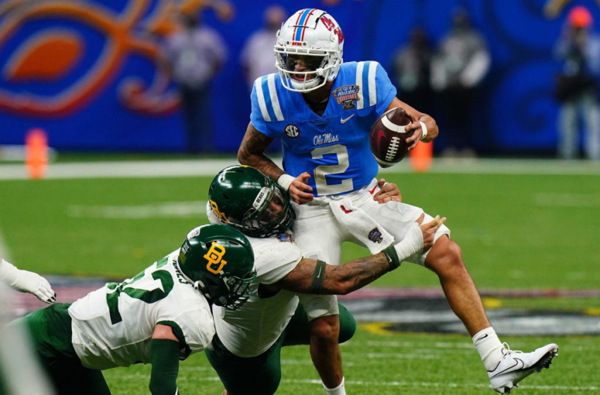  Ole Miss star QB Matt Corral carted off field with right leg injury at Sugar Bowl 2022 – CBS Sports