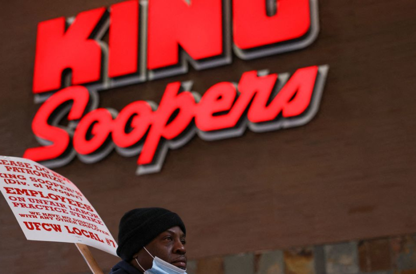  Workers at nearly 80 Krogers King Soopers go on strike as talks stall – Reuters