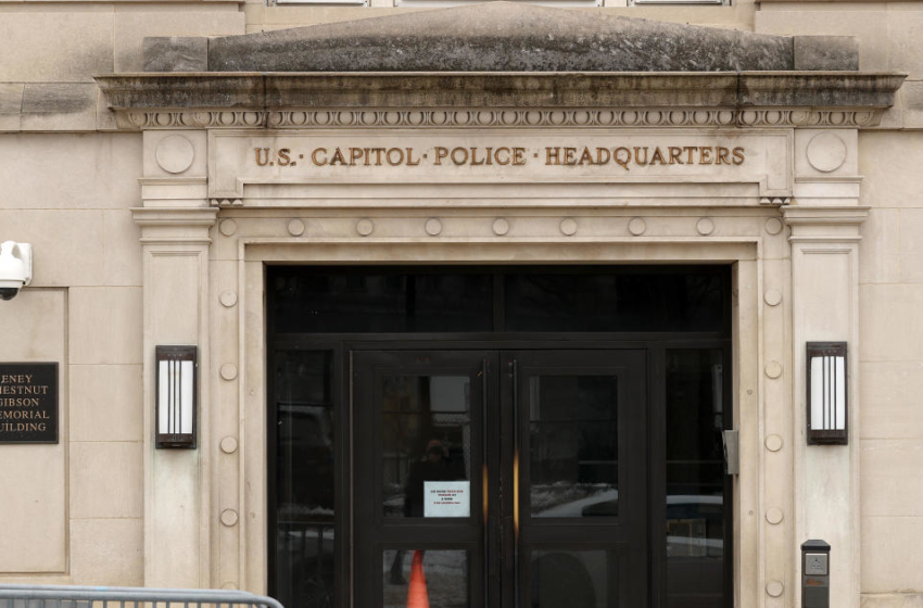  Woman with semi-automatic rifle, other guns in vehicle arrested outside U.S. Capitol Police headquarters – CBS News