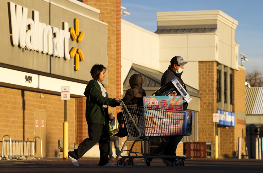  Retail sales dropped 1.9% in December as higher prices caused consumers to curb spending – CNBC