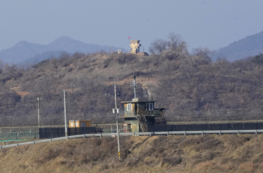  S Korea: Unidentified person crosses border into North Korea – Associated Press