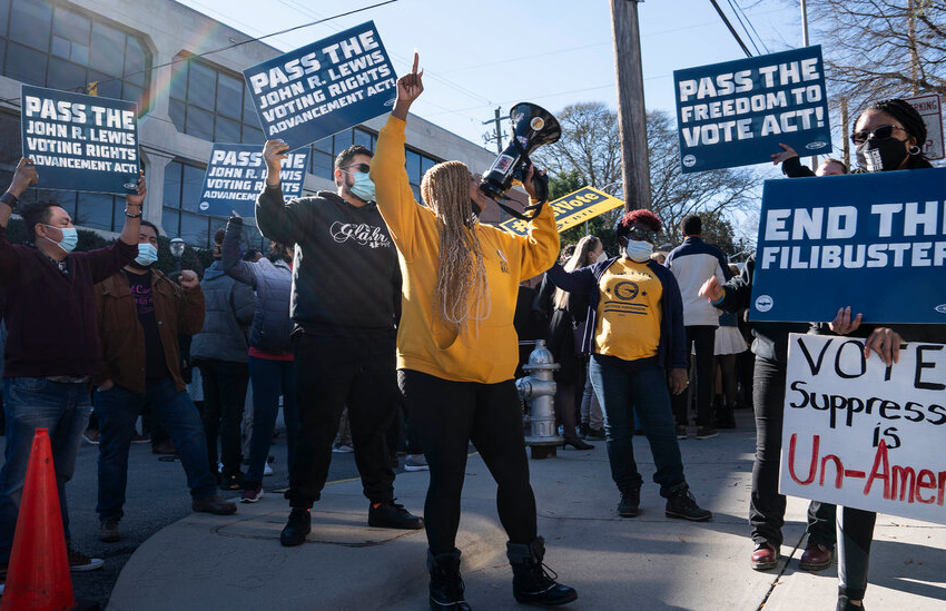  Democrats Face a Dilemma on Voting: Compromise or Keep Pressing? – The New York Times