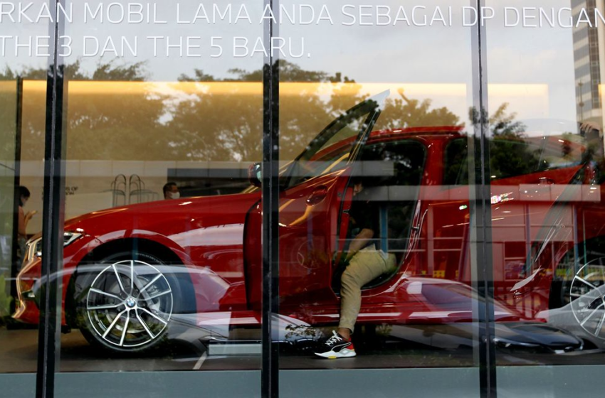  Rolls-Royce, Bentley, BMW Sales Surge as Cheaper Brands Lag Behind – The Wall Street Journal