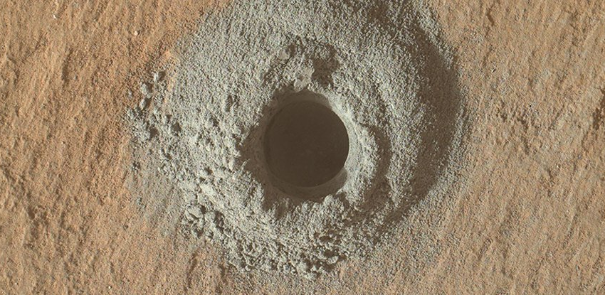  NASAs Curiosity Rover Drilled Holes Into Mars, And Found Something Very Strange – ScienceAlert