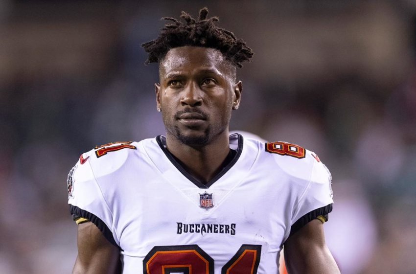  Antonio Brown is no longer a part of the Tampa Bay Buccaneers after he takes off jersey and leaves sideline mid-game, coach says – CNN