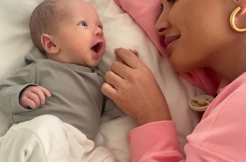  Olivia Munn Gets Candid About Breastfeeding Struggle After Welcoming Baby With John Mulaney – E! NEWS